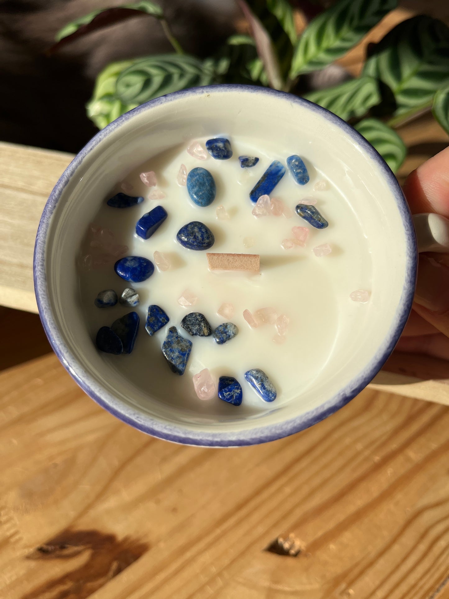 Bougie tasse lapis lazuli, quartz rose